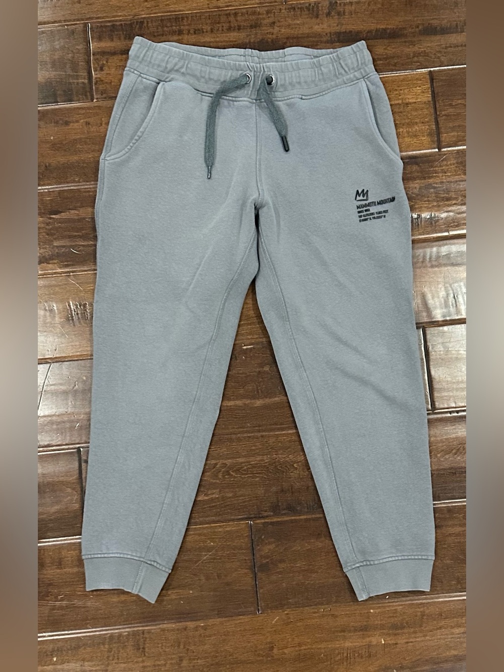 Mammoth sweatpants- gray with drawstring and pockets. SZ AS but fits youth 10-14